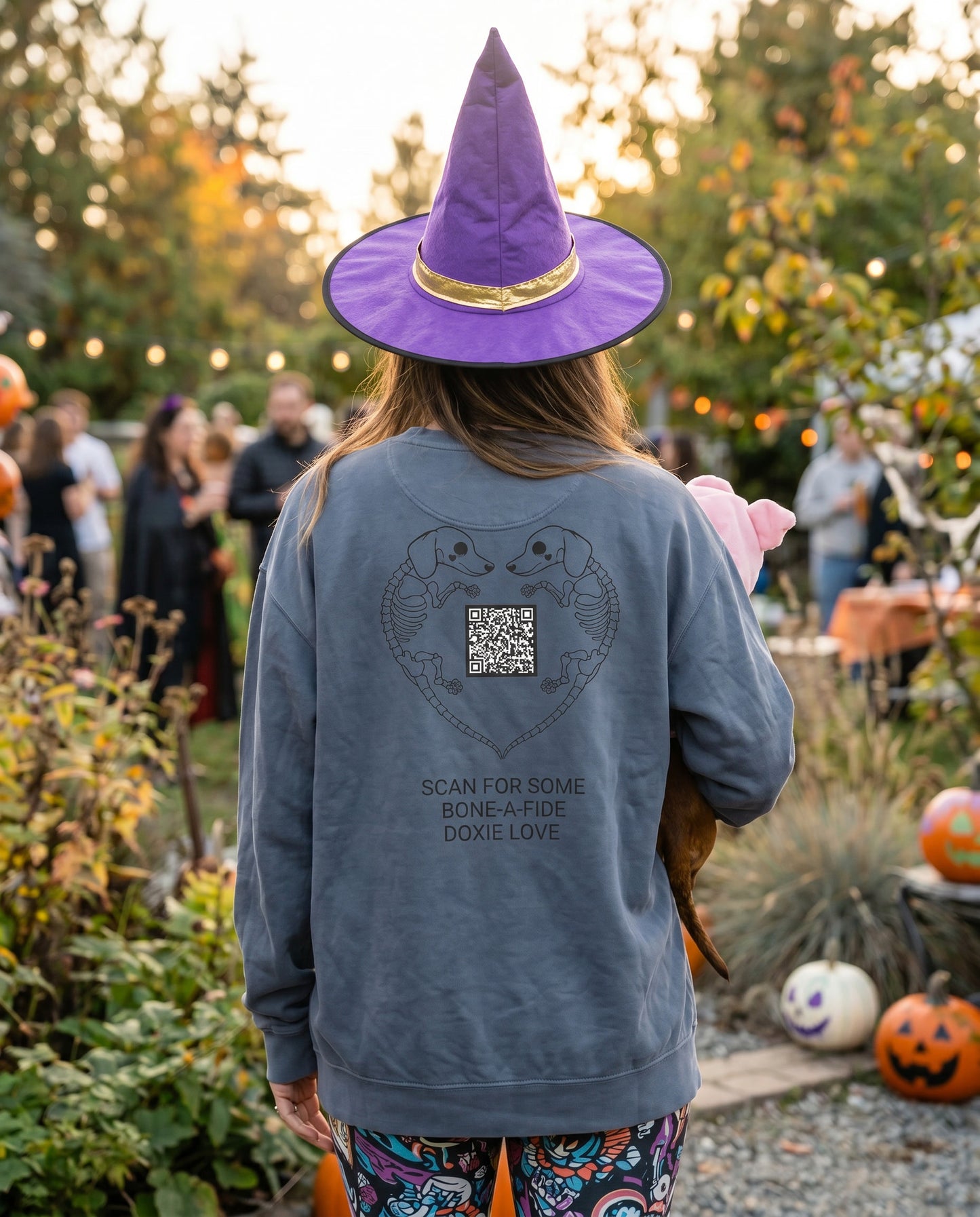 Scan For Some Bone-A-Fide DOXIE LOVE 😍🎃 Funny Halloween QR Code Sweatshirt